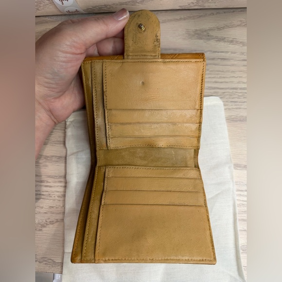 Chanel compact wallet authentic - Picture 3 of 10